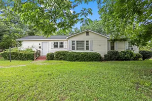 406 McQueen St, Johnston, SC 29832 - Photo 1