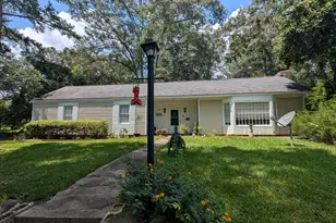 208 Thurmond St, Edgefield, SC 29824 - Photo 1