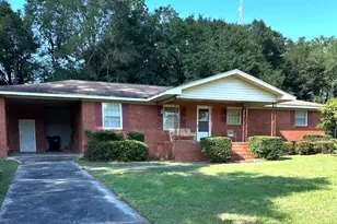 46 Cedar St, Blackville, SC 29817 - Photo 1