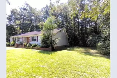 305 Bayview Circle, Hartsville, SC 29550 - Photo 1