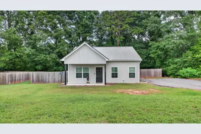 500 Bauskett Street, Edgefield, SC 29824 - Photo 1