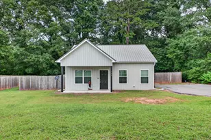 500 Bauskett St, Edgefield, SC 29824 - Photo 1