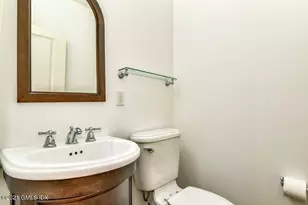 69 Riverdale Ave, Greenwich, CT 06831 - Photo 17