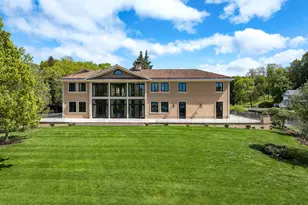 41 Meadow Wood Dr, Greenwich, CT 06830 - Photo 3