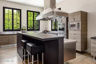 41 Meadow Wood Dr, Greenwich, CT 06830 - Photo 9