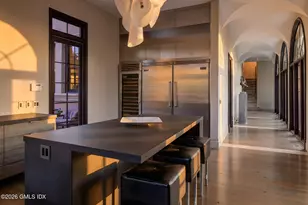 41 Meadow Wood Dr, Greenwich, CT 06830 - Photo 15