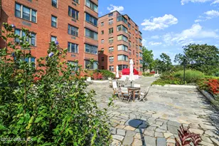 40 W Elm St, Greenwich, CT 06830 - Photo 27