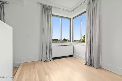 40 W Elm Street #5C, Greenwich, CT 06830 - Photo 13