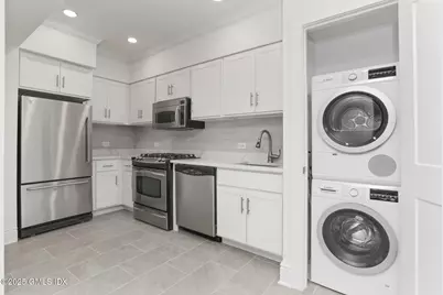 40 W Elm Street #5C, Greenwich, CT 06830 - Photo 3