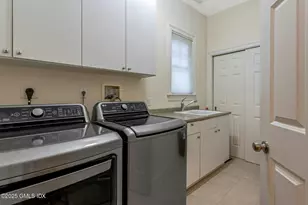 32 Meyer Pl, Greenwich, CT 06878 - Photo 23