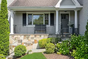 32 Meyer Pl, Greenwich, CT 06878 - Photo 7