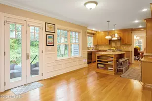 32 Meyer Pl, Greenwich, CT 06878 - Photo 13