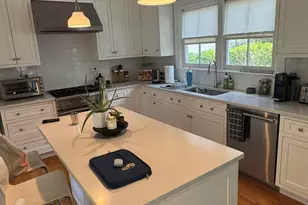 65 Sherwood Pl, Greenwich, CT 06830 - Photo 3