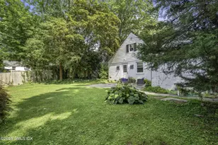 33 Halsey Dr, Old Greenwich, CT 06870 - Photo 23