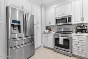 104 W Ritch Ave, Greenwich, CT 06830 - Photo 9