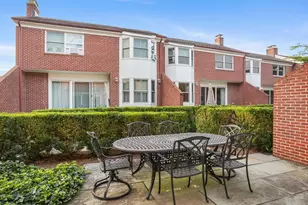 52 Sherwood Pl, Greenwich, CT 06830 - Photo 7