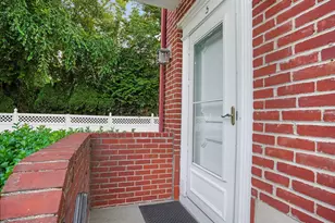 52 Sherwood Pl, Greenwich, CT 06830 - Photo 3