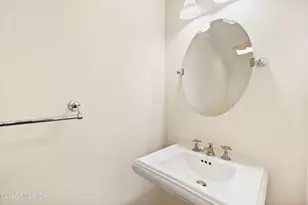 235 Weaver St, Greenwich, CT 06831 - Photo 7