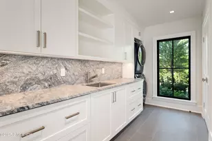 7 Parsonage Rd, Greenwich, CT 06830 - Photo 11