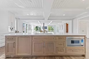 8 Park Ave, Old Greenwich, CT 06870 - Photo 11