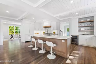 8 Park Ave, Old Greenwich, CT 06870 - Photo 15