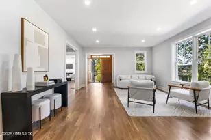 8 Park Ave, Old Greenwich, CT 06870 - Photo 17