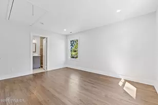 8 Park Ave, Old Greenwich, CT 06870 - Photo 25