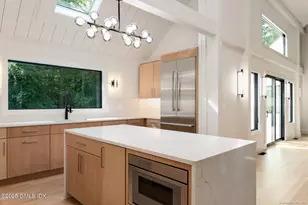 10 Tomahawk Ln, Greenwich, CT 06830 - Photo 11