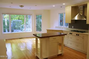 71 Benjamin St, Old Greenwich, CT 06870 - Photo 7