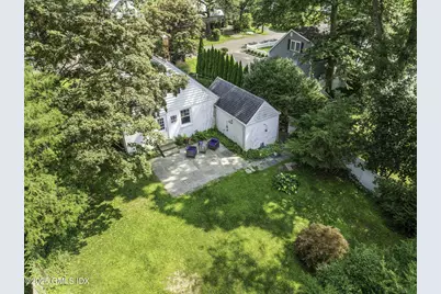 33 Halsey Drive, Old Greenwich, CT 06870 - Photo 3