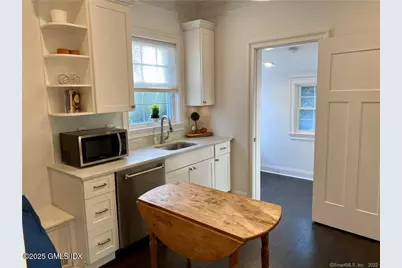 84 E Putnam Avenue, Greenwich, CT 06807 - Photo 9