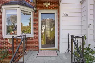 34 Bradley Pl, Stamford, CT 06905 - Photo 3