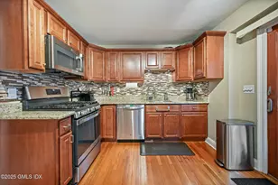 34 Bradley Pl, Stamford, CT 06905 - Photo 21