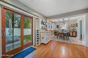 34 Bradley Pl, Stamford, CT 06905 - Photo 23