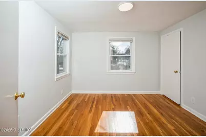 19 Bayside Terrace, Greenwich, CT 06878 - Photo 9