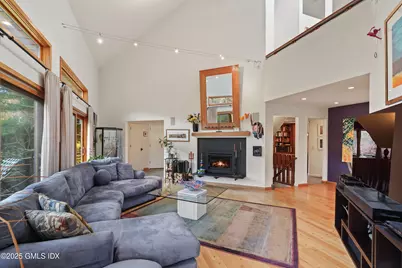 198 E Middle Patent Road, Greenwich, CT 06831 - Photo 9