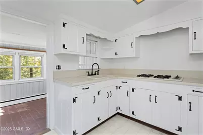 80 Victory Street #B, Stamford, CT 06902 - Photo 5