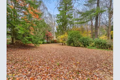 122 Brookwood Lane, New Canaan, CT 06840 - Photo 5