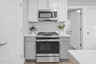 168 N Water St, Greenwich, CT 06830 - Photo 5