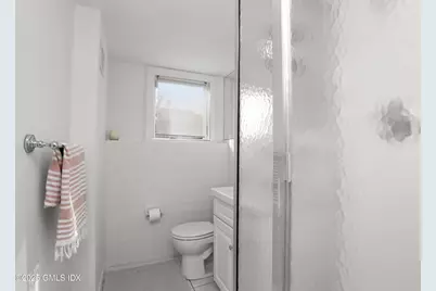 6 Meadowbank Road, Old Greenwich, CT 06870 - Photo 19