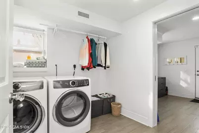 6 Meadowbank Road, Old Greenwich, CT 06870 - Photo 21