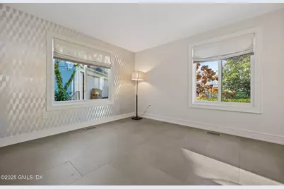 33 E Lyon Farm Drive #33, Greenwich, CT 06831 - Photo 7