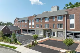 100 E Putnam Ave, Greenwich, CT 06807 - Photo 27