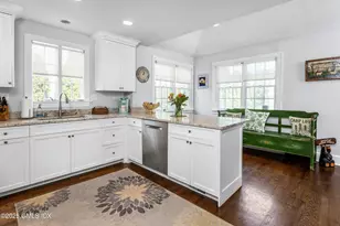 34 Park Ave, Old Greenwich, CT 06870 - Photo 9