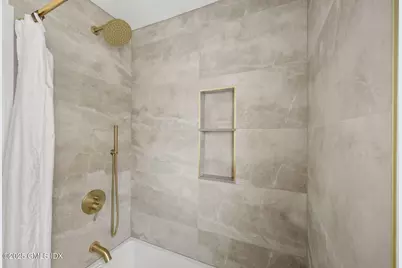 19 Windy Knolls #Right Side, Greenwich, CT 06831 - Photo 13