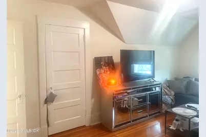 305 Milbank Avenue #3, Greenwich, CT 06830 - Photo 3