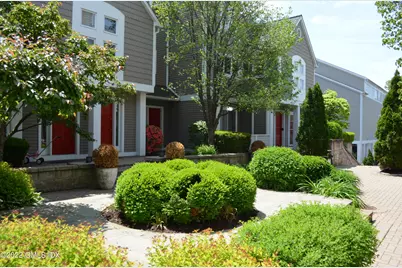 453 E Putnam Avenue #4H, Greenwich, CT 06807 - Photo 23
