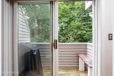 453 E Putnam Avenue #4H, Greenwich, CT 06807 - Photo 5