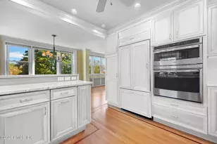 4 Putnam Hill, Greenwich, CT 06830 - Photo 11