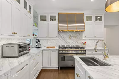 530 Round Hill Road, Greenwich, CT 06831 - Photo 11